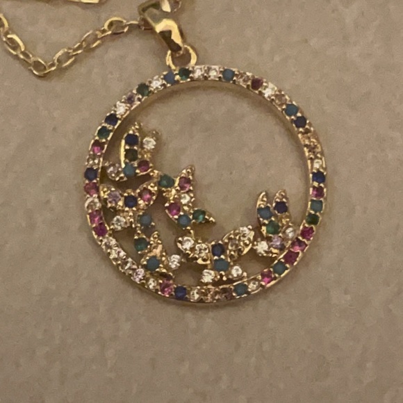 18k plated circle w/butterfly pendant necklace - Picture 9 of 11